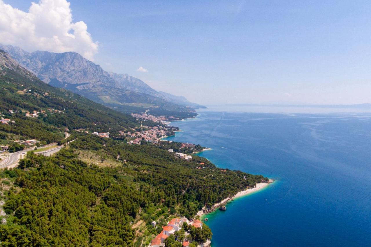 Apartments With A Parking Space Brela, Makarska - 18495 Kültér fotó