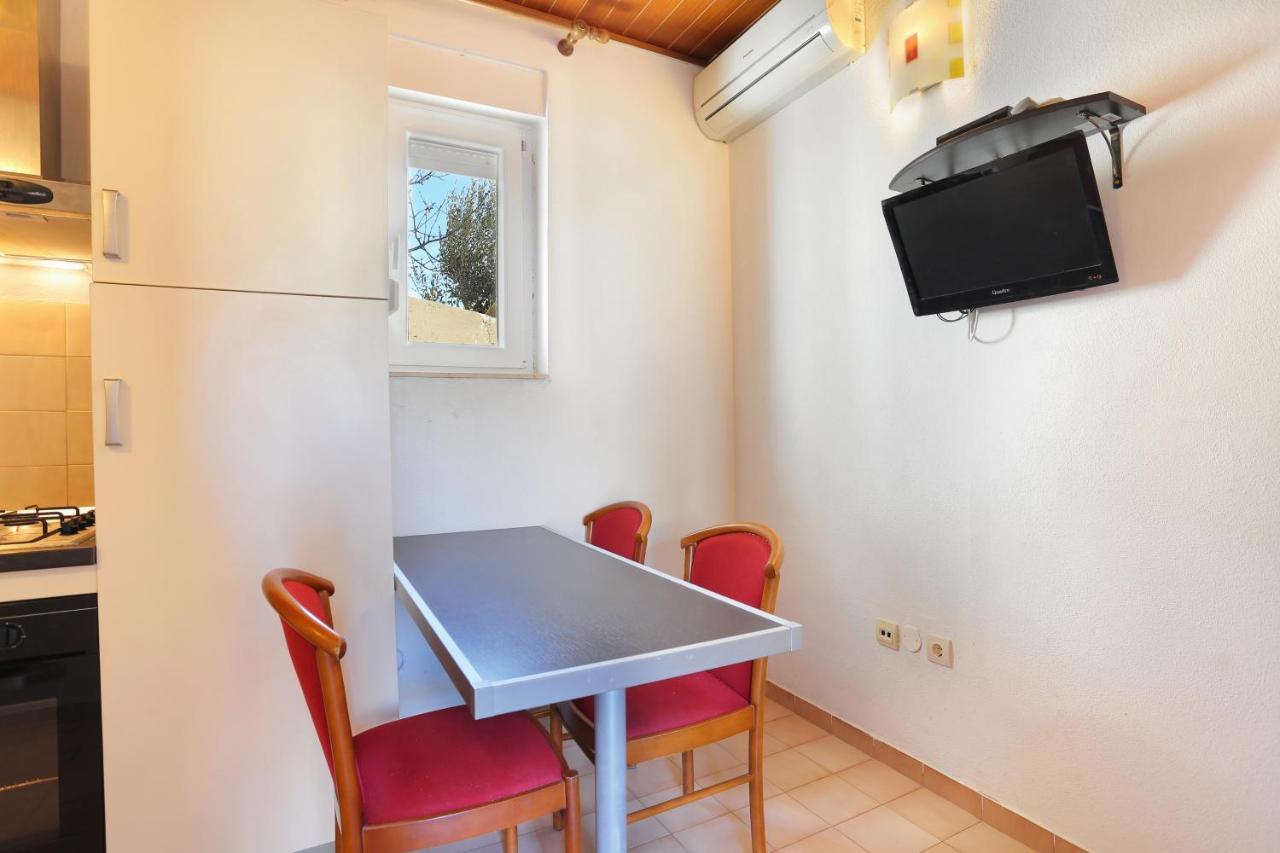 Apartments With A Parking Space Brela, Makarska - 18495 Kültér fotó